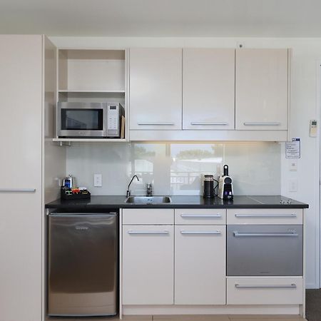 Palazzo Motor Lodge Nelson Eksteriør bilde A kitchen in a hotel