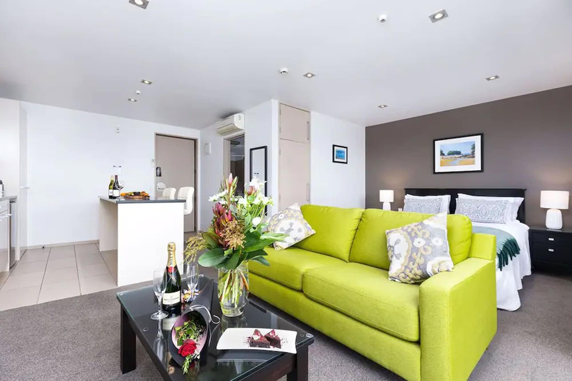 Palazzo Motor Lodge Nelson Eksteriør bilde A typical apartment at the hotel