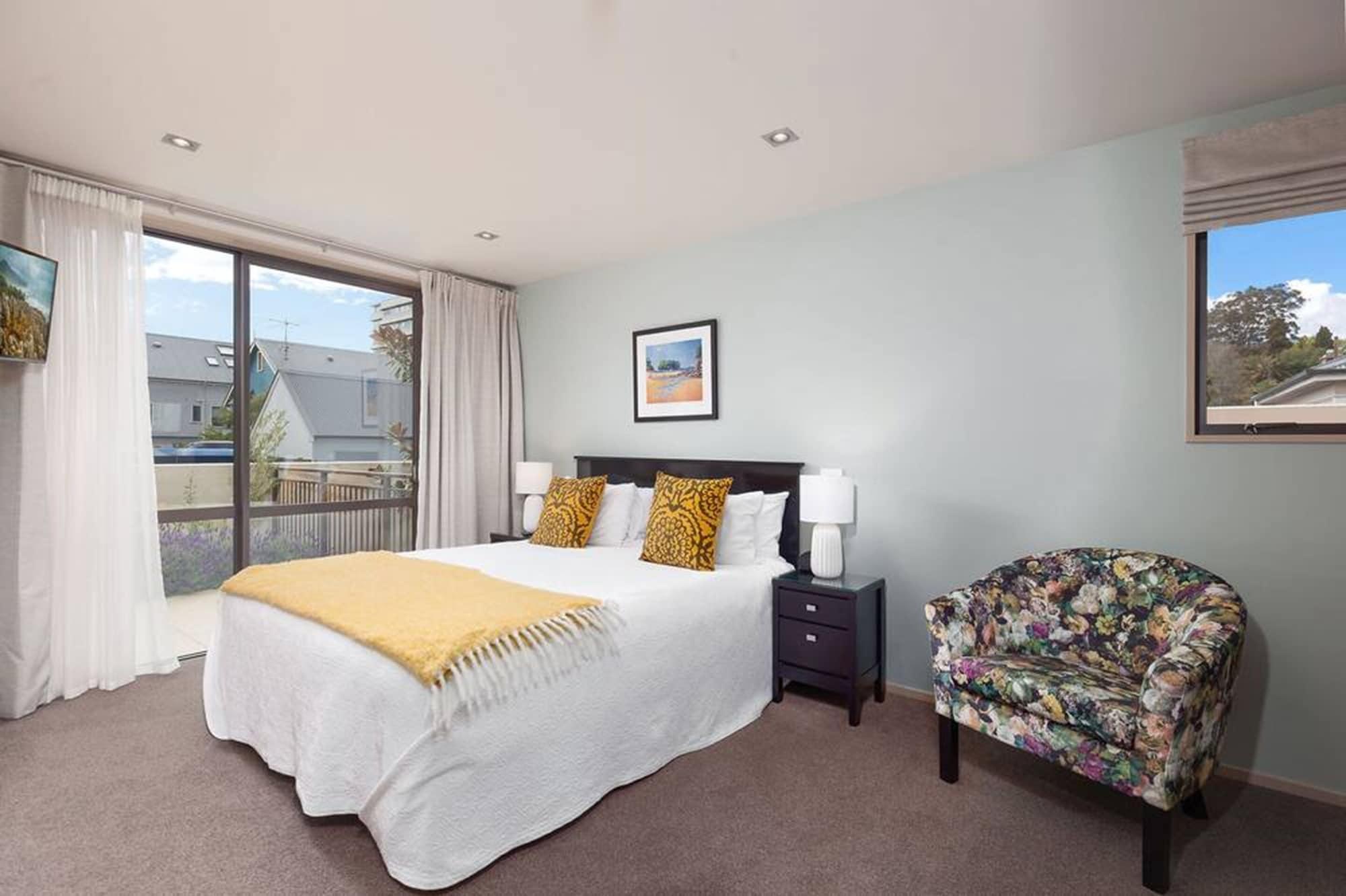 Palazzo Motor Lodge Nelson Eksteriør bilde A staged bedroom