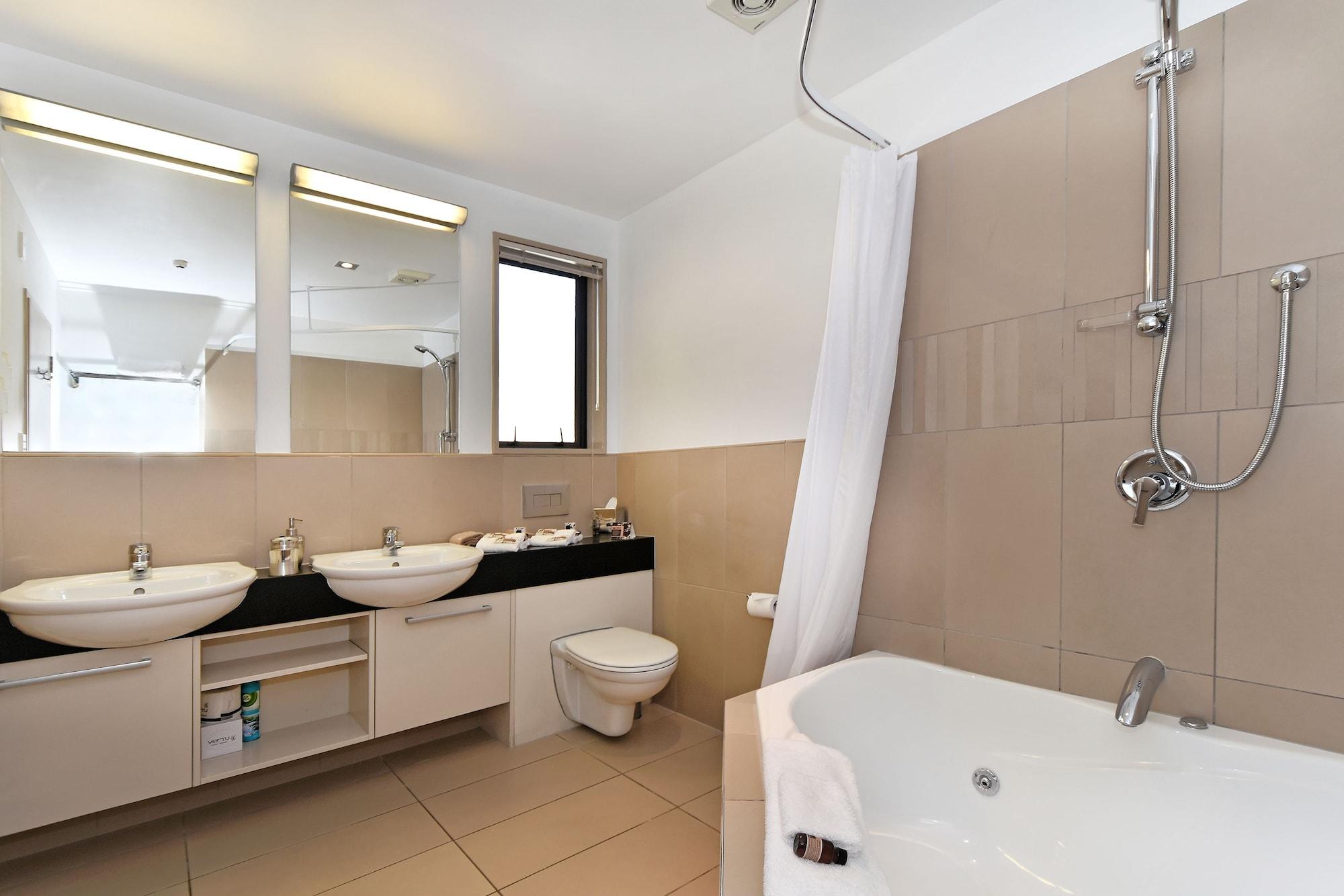Palazzo Motor Lodge Nelson Eksteriør bilde Bathroom