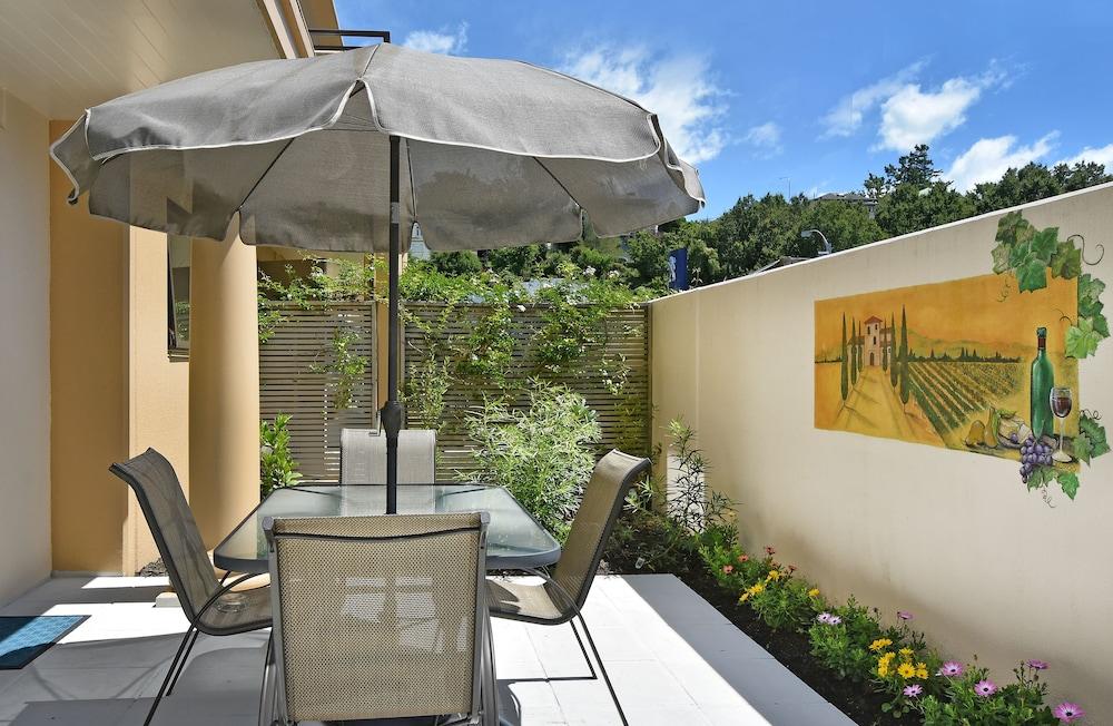 Palazzo Motor Lodge Nelson Eksteriør bilde A patio