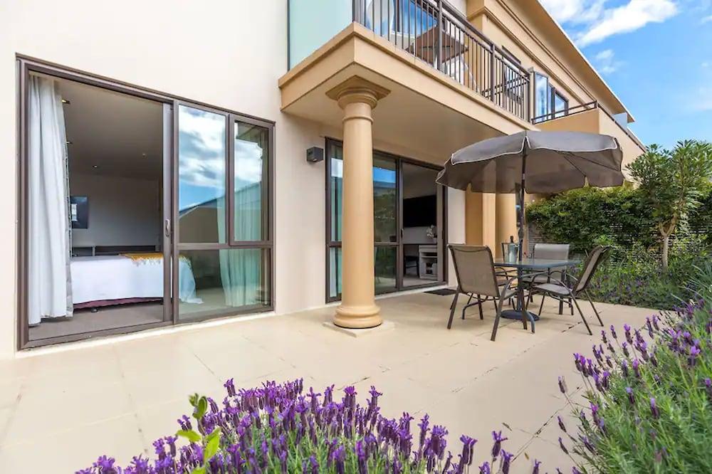 Palazzo Motor Lodge Nelson Eksteriør bilde A patio